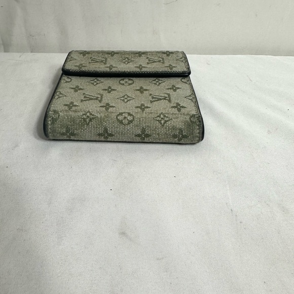Louis Vuitton Wallet - Picture 6 of 11